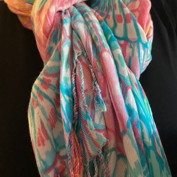 Lilly Pulitzer Shell Print Scarf - Picture 3 of 4